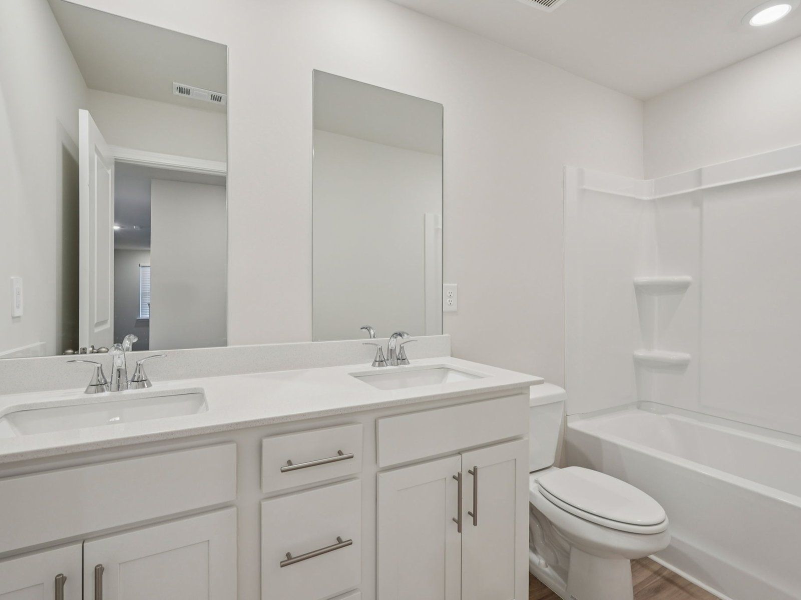 The Chatham floorplan with the Charm White interior package.