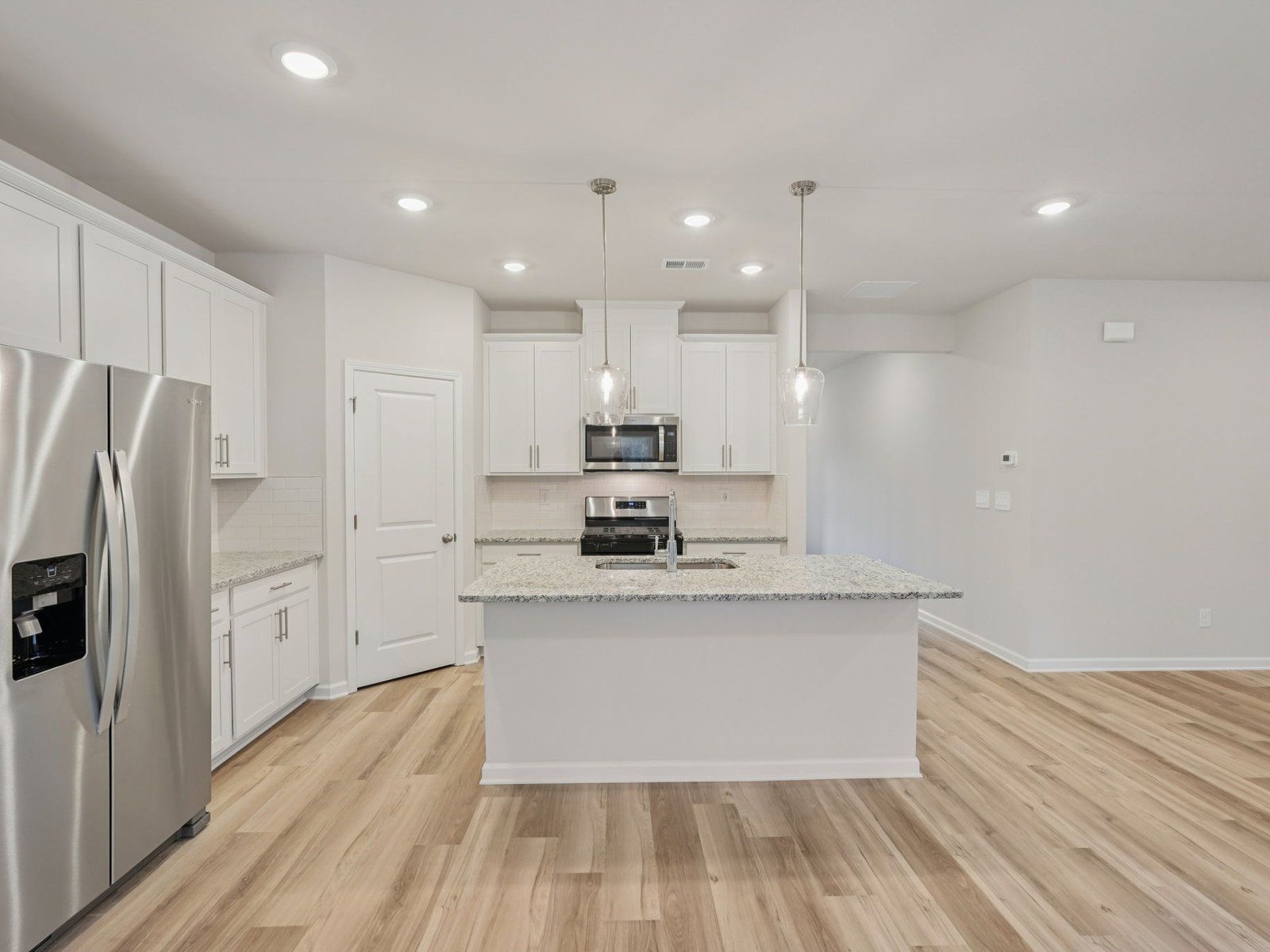 The Chatham floorplan with the Charm White interior package.