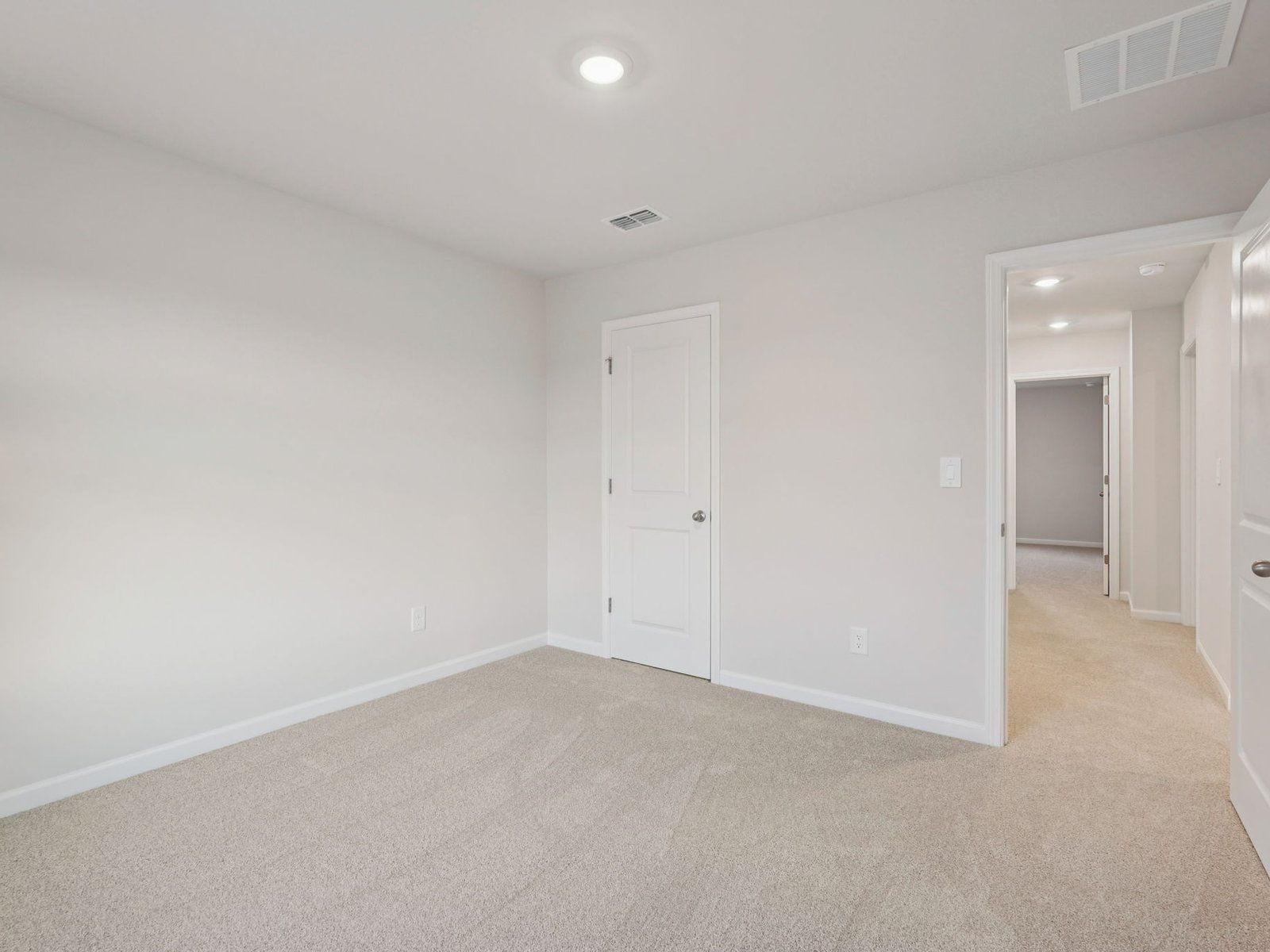 The Chatham floorplan with the Charm White interior package.