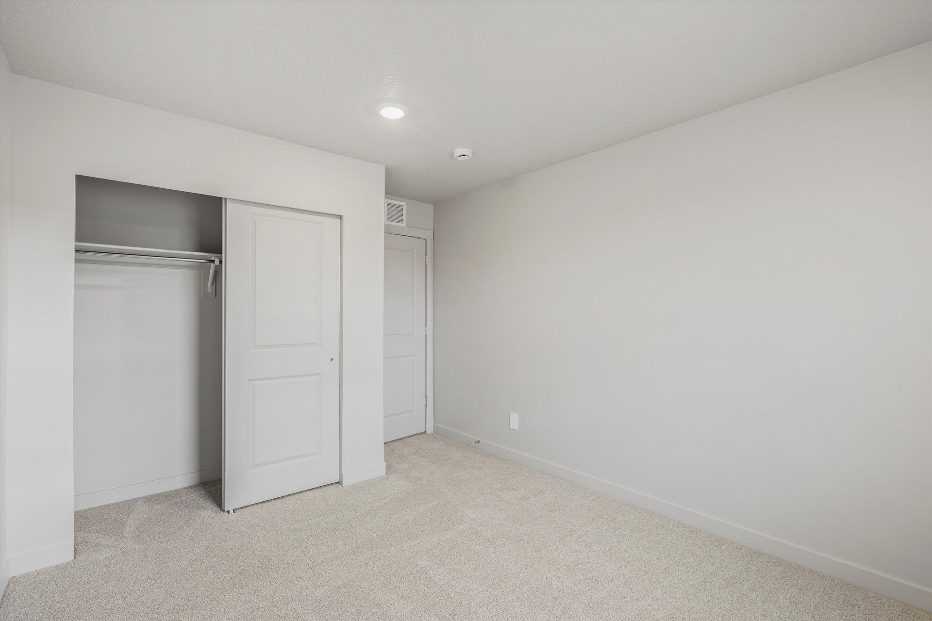 SLC_Pine_#4241_Bedroom_A_931-N-160-E-Santaquin-UT.jpg