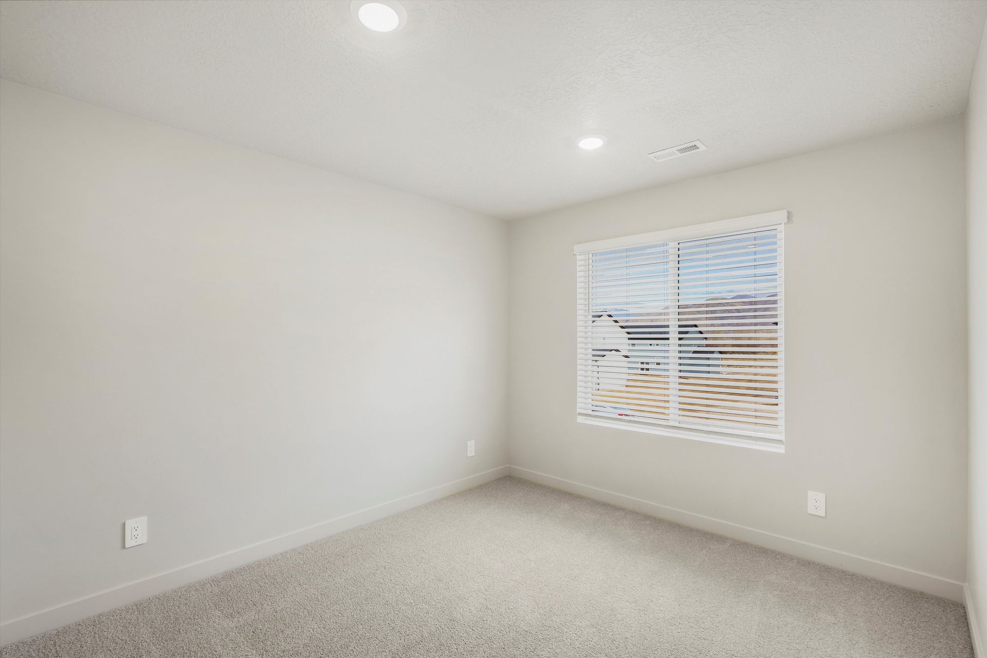 SLC_Pine_#4241_Bedroom_A_931-N-160-E-Santaquin-UT.jpg