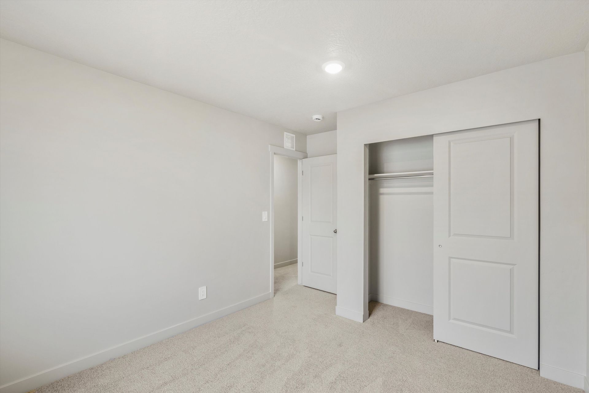 SLC_Pine_#4241_Bedroom_A_931-N-160-E-Santaquin-UT.jpg