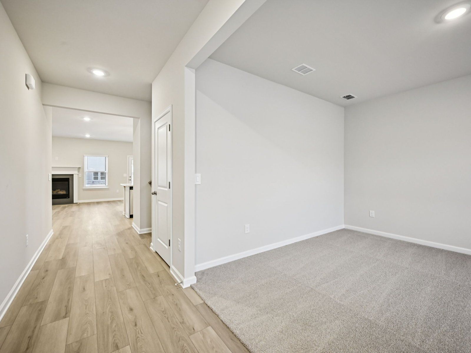 The Chatham floorplan with the Finesse White interior package.