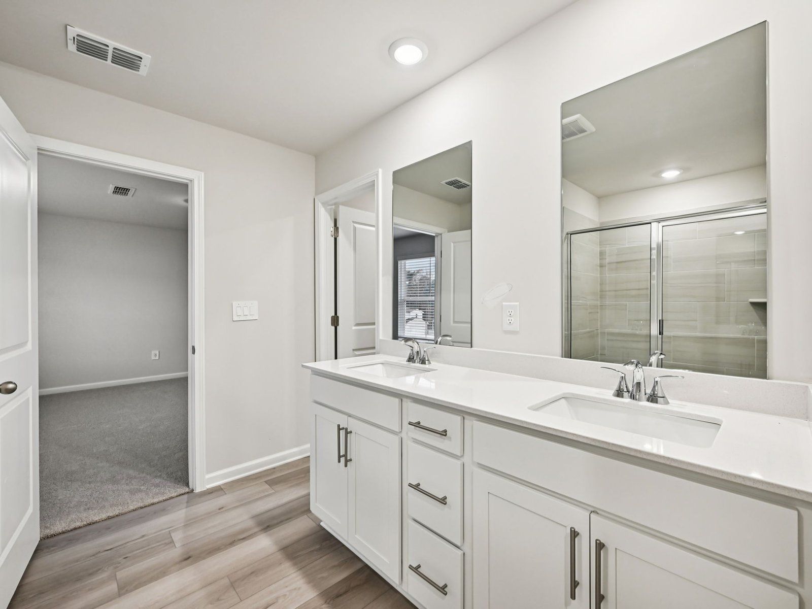 The Chatham floorplan with the Finesse White interior package.
