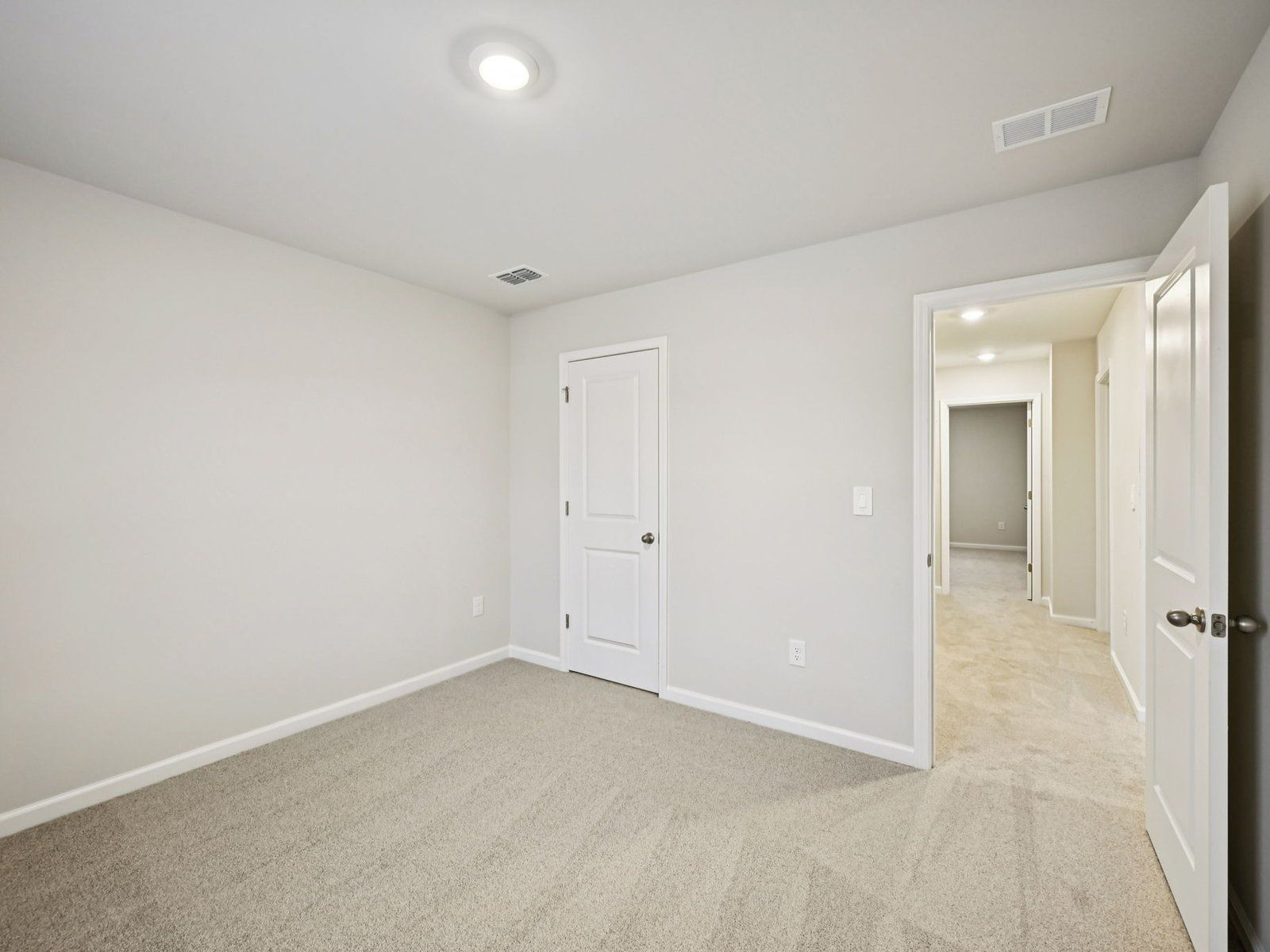 The Chatham floorplan with the Finesse White interior package.