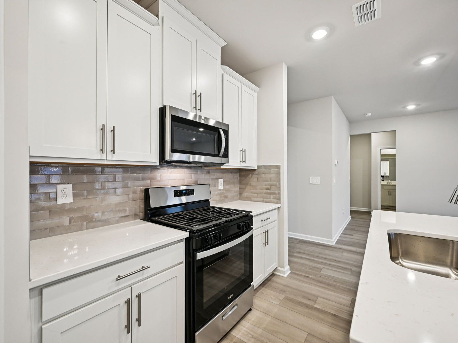 The Chatham floorplan with the Finesse White interior package.