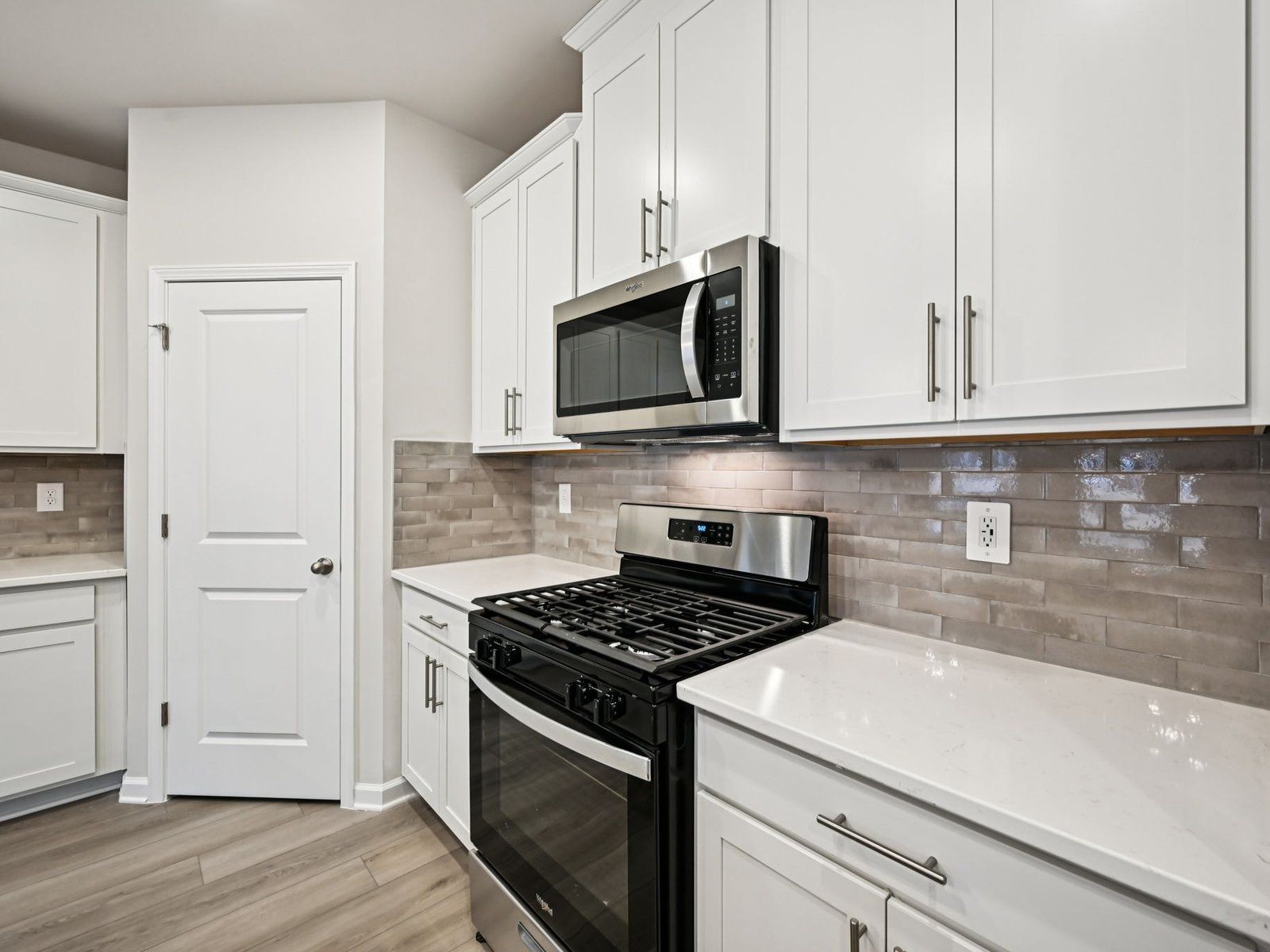 The Chatham floorplan with the Finesse White interior package.