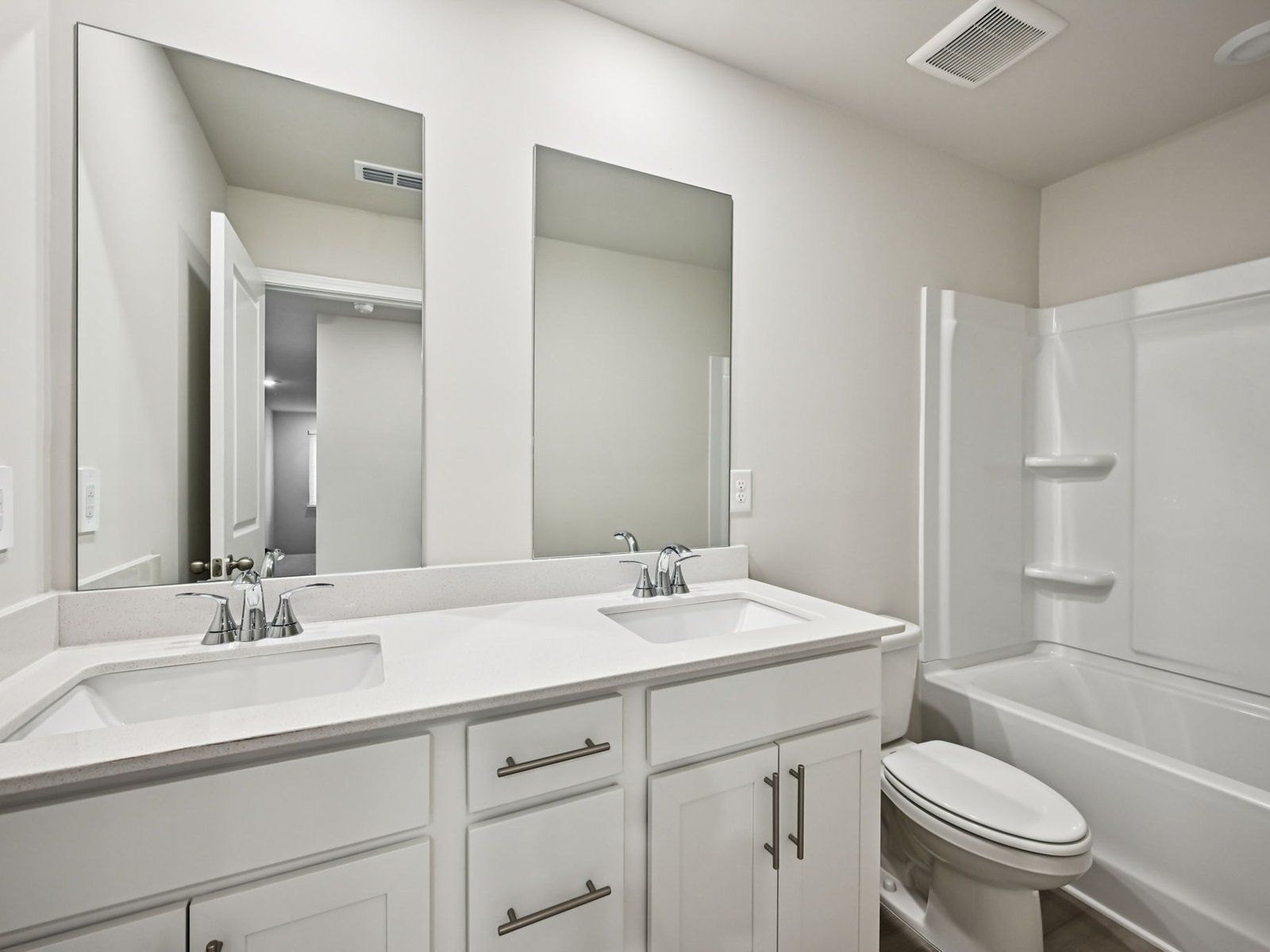 The Chatham floorplan with the Finesse White interior package.