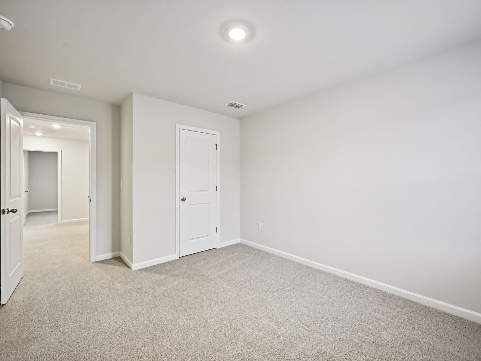 The Chatham floorplan with the Finesse White interior package.