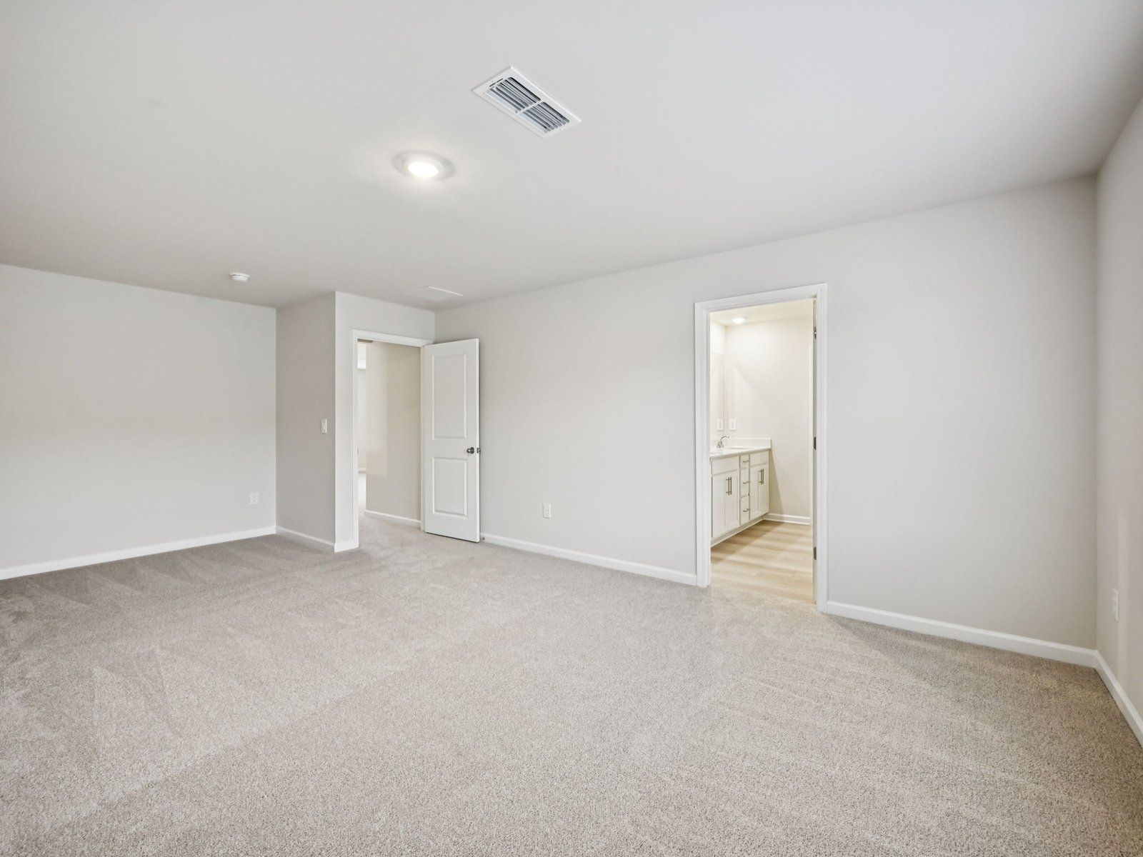 The Chatham floorplan with the Finesse White interior package.