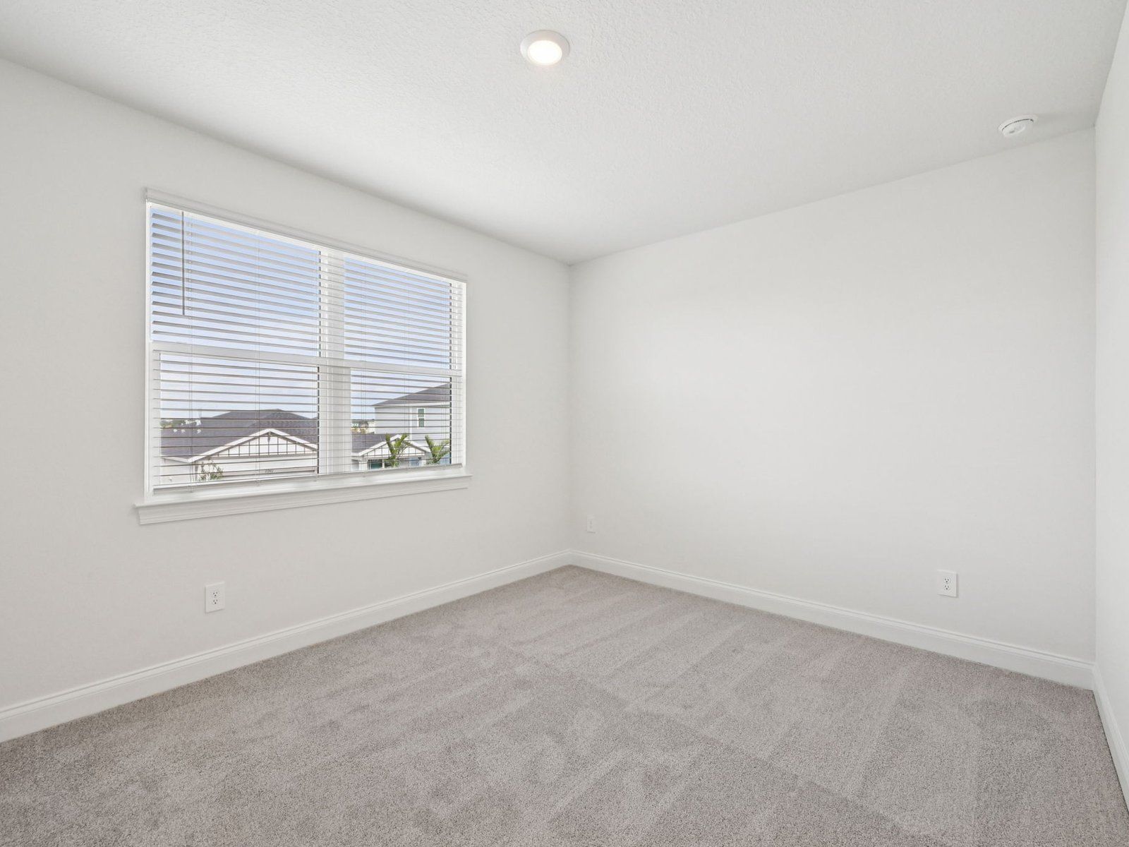 Secondary bedroom
