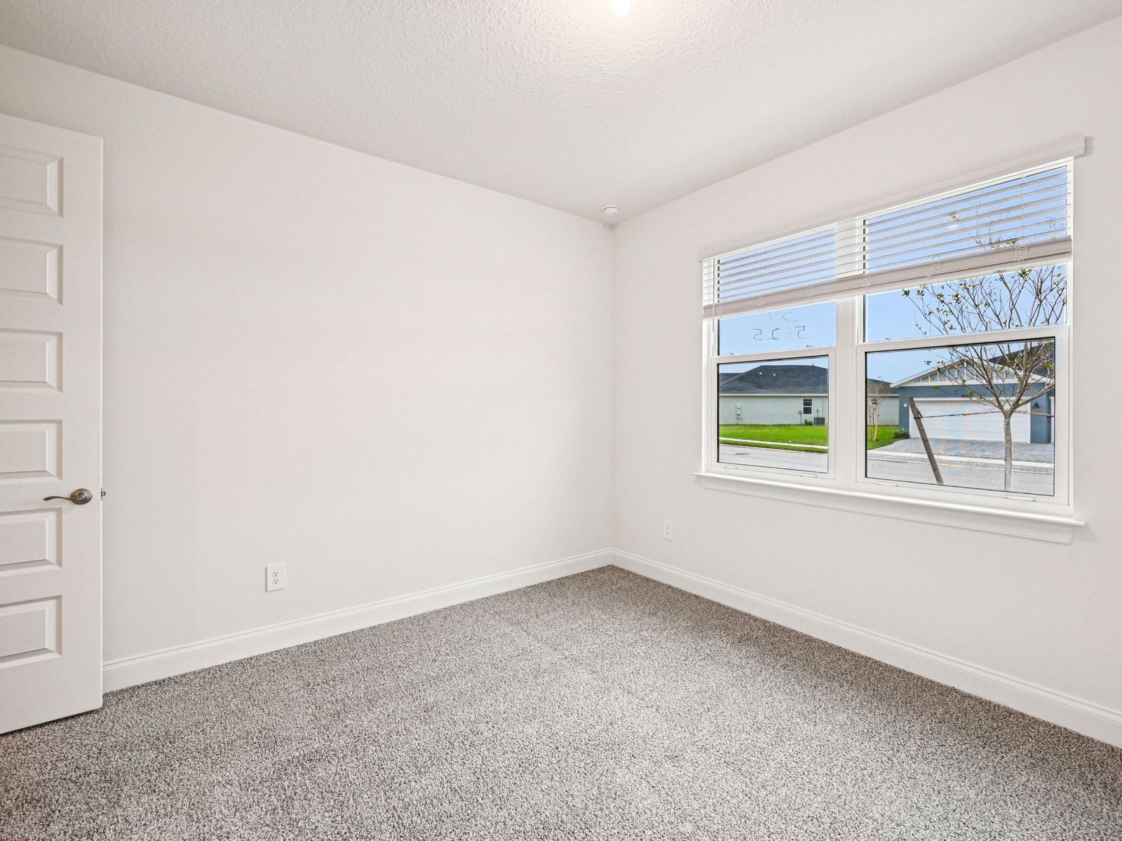 Secondary bedroom