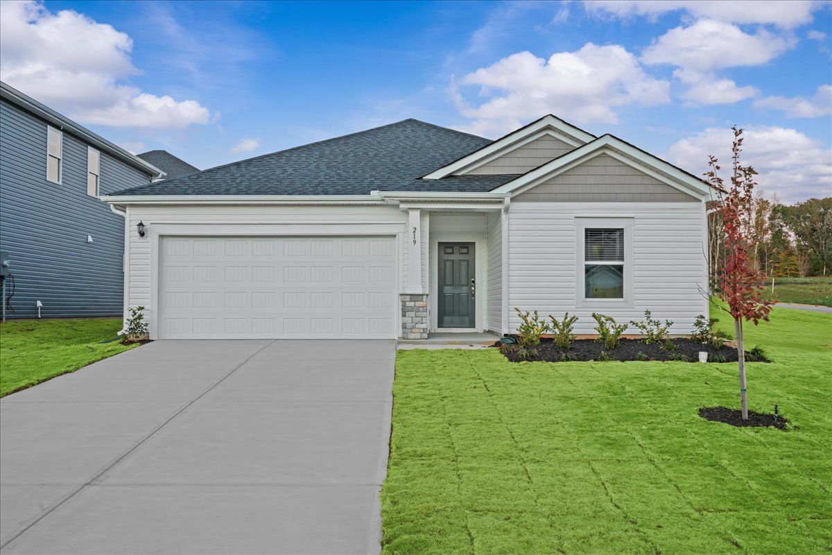102 Yellowstone Trail. Gray Court, SC 29645