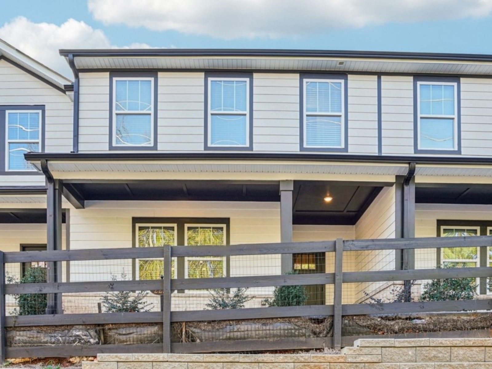 2254 Ashton Drive (Lancaster Interior Unit)