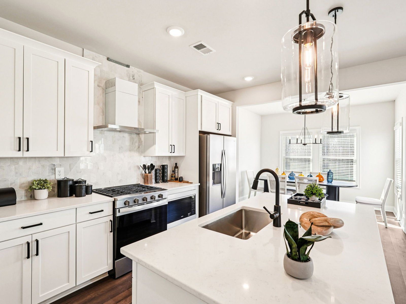 5010 Paravicini Place (Dallas Basement)