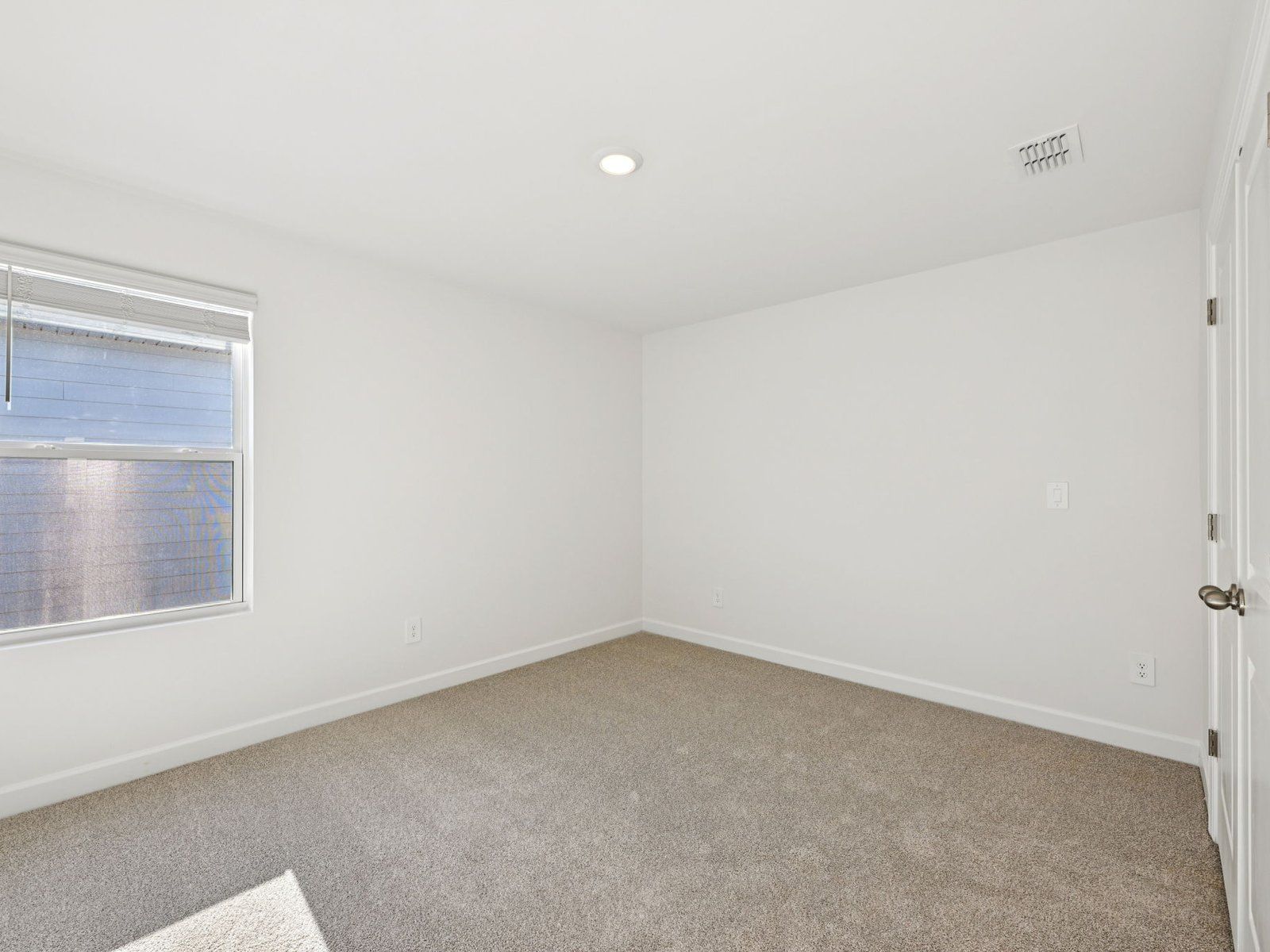 2100 SUNFLOWER CIR (Manchester)