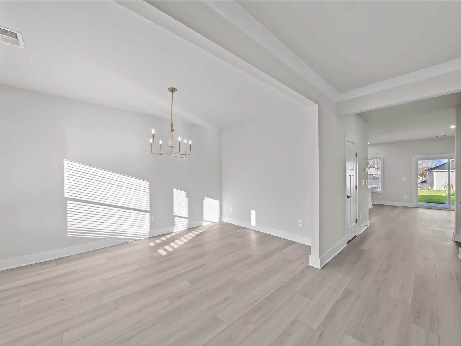 Welcome to the Dakota floorplan at Cedar Shoals - Signature Collection.