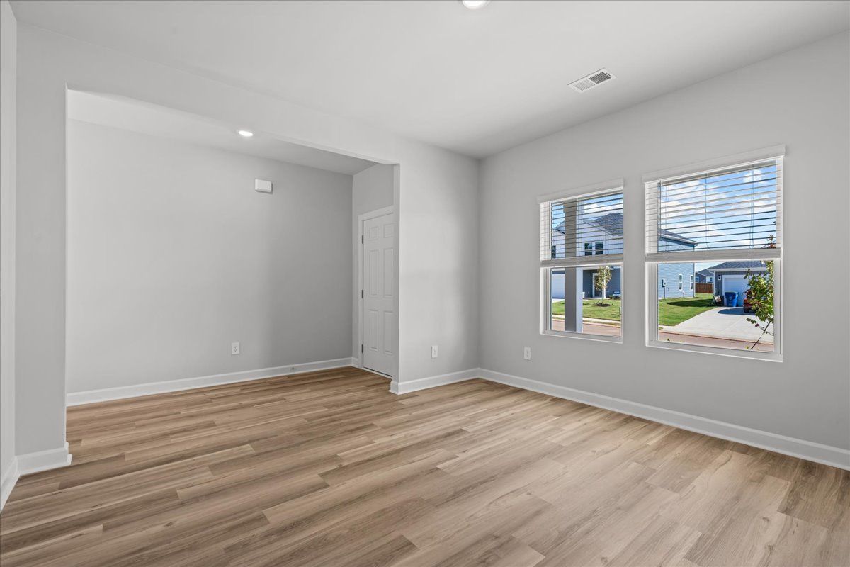 1568 Erindale Drive (Chatham)