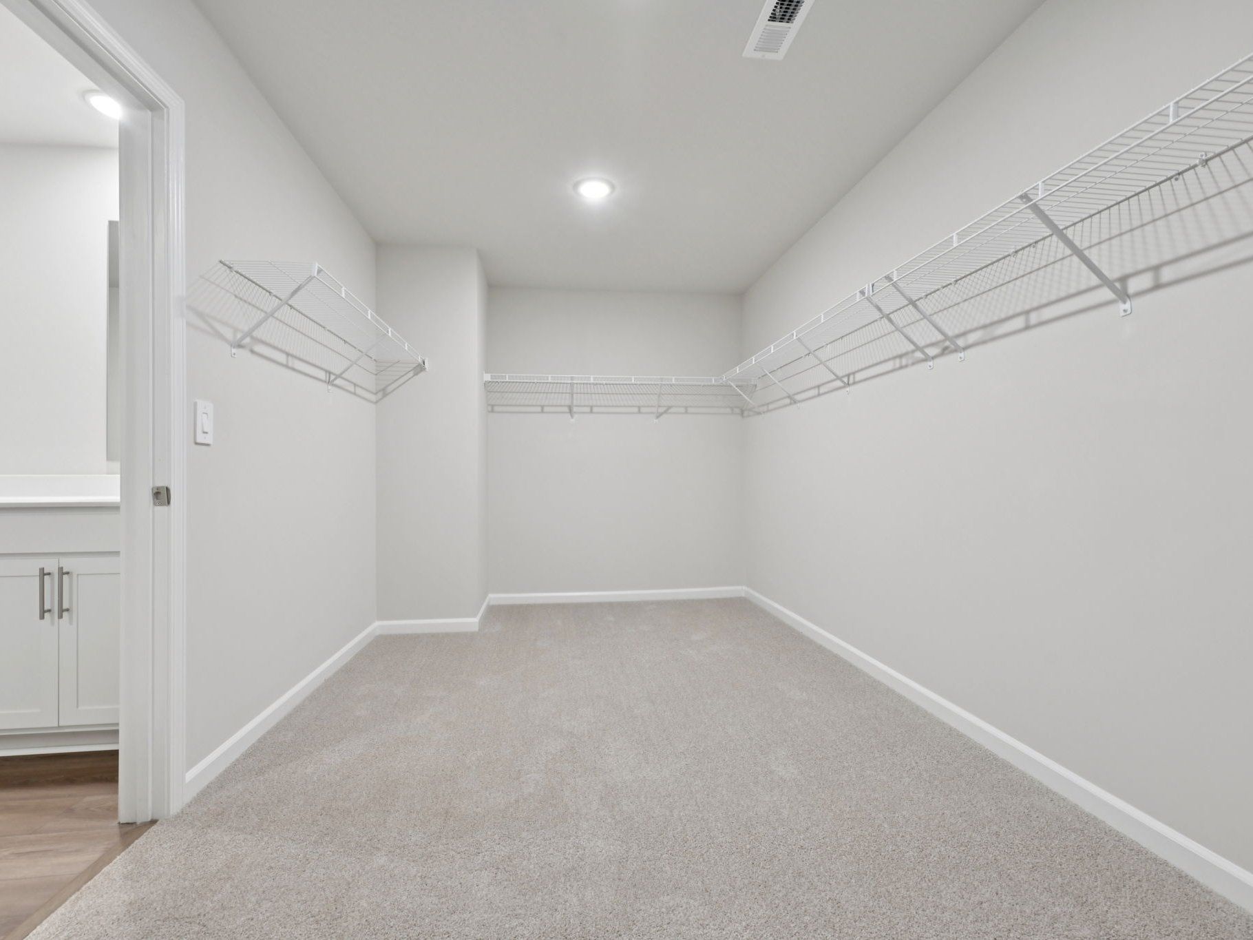 Walk-in Closet