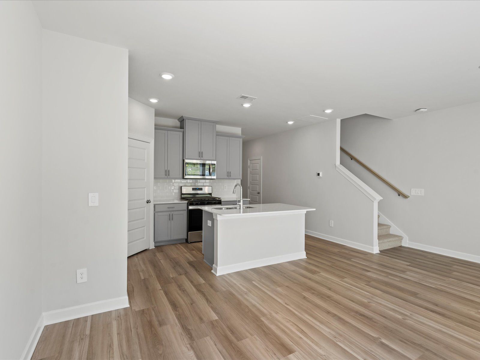 309 HAMPTON GEORGE COURT (Topaz)