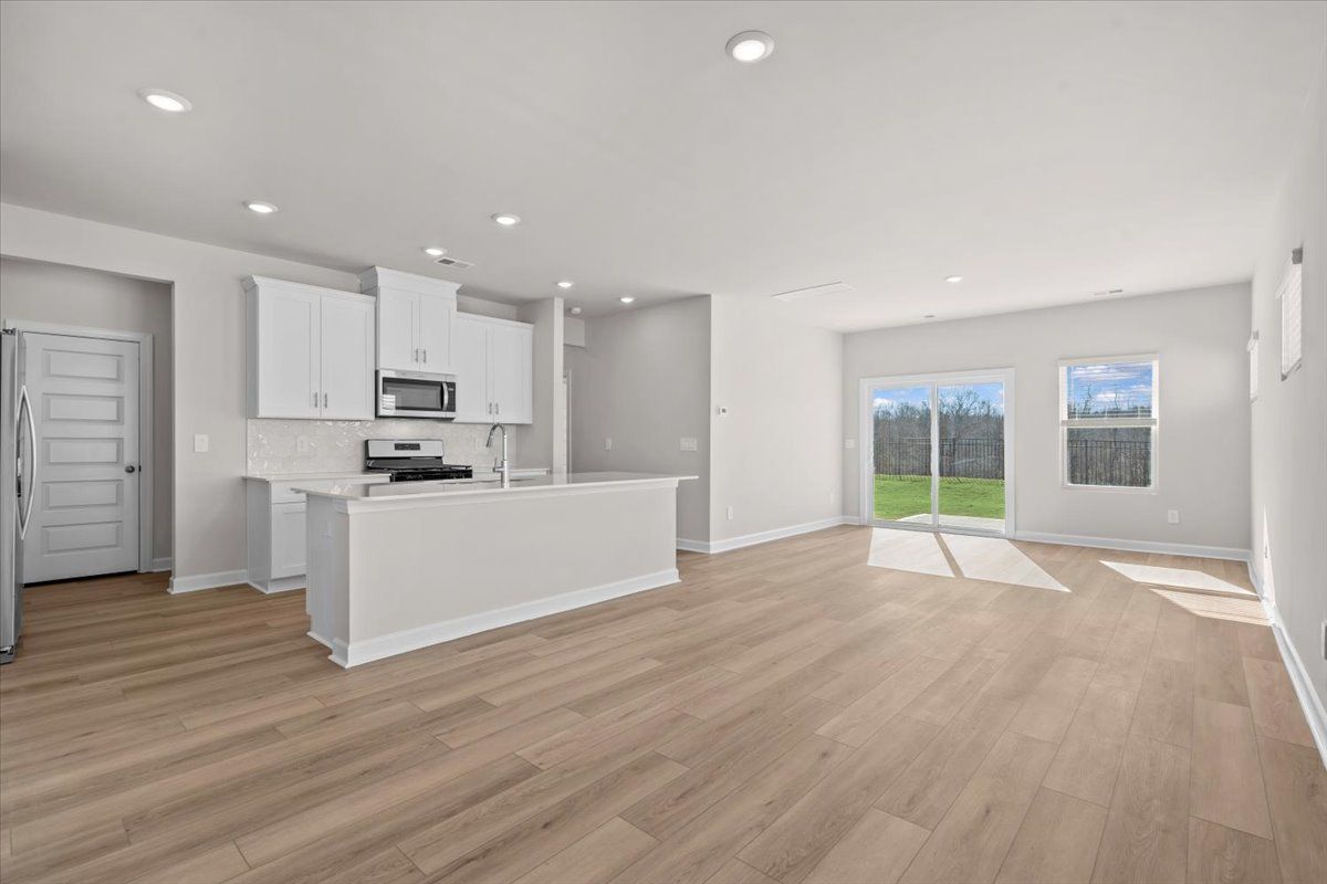 687 Cozy Bluff Road (Roswell)