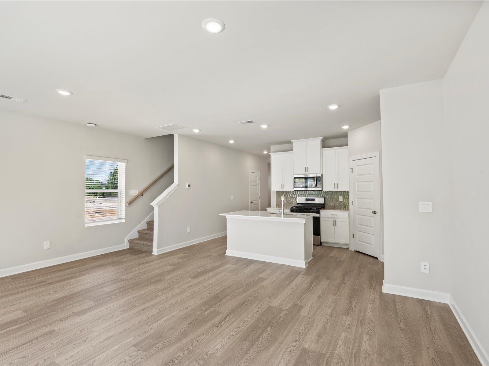 313 HAMPTON GEORGE COURT (Amber)