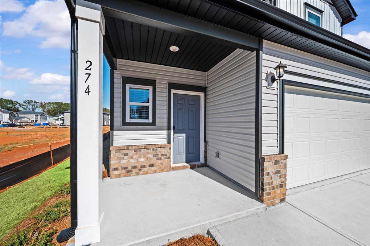 274 Fair Cross Circle (Paisley)