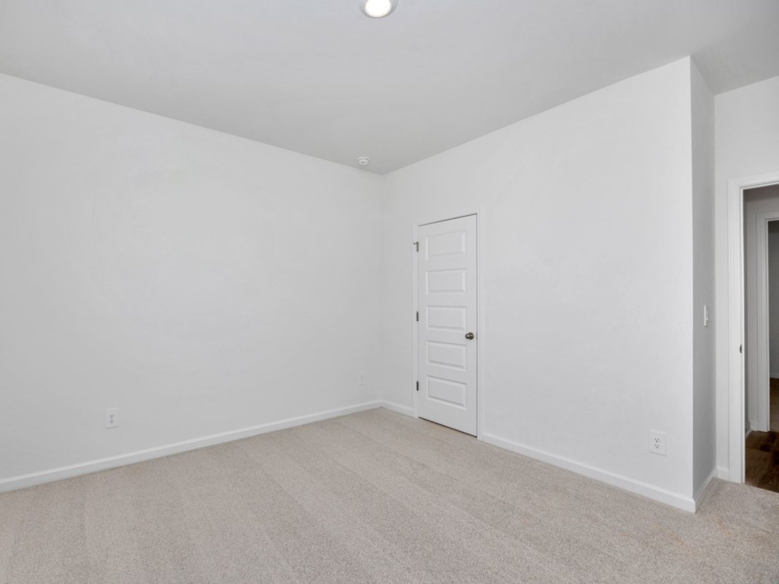 The Chandler floorplan with the Charm White interior package.