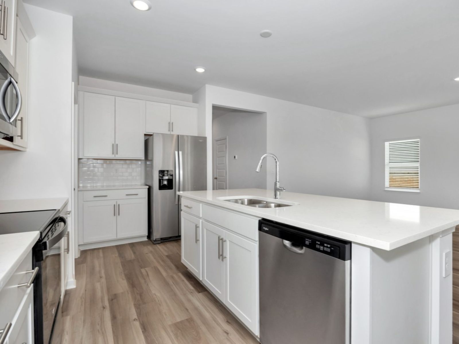 The Chandler floorplan with the Charm White interior package.