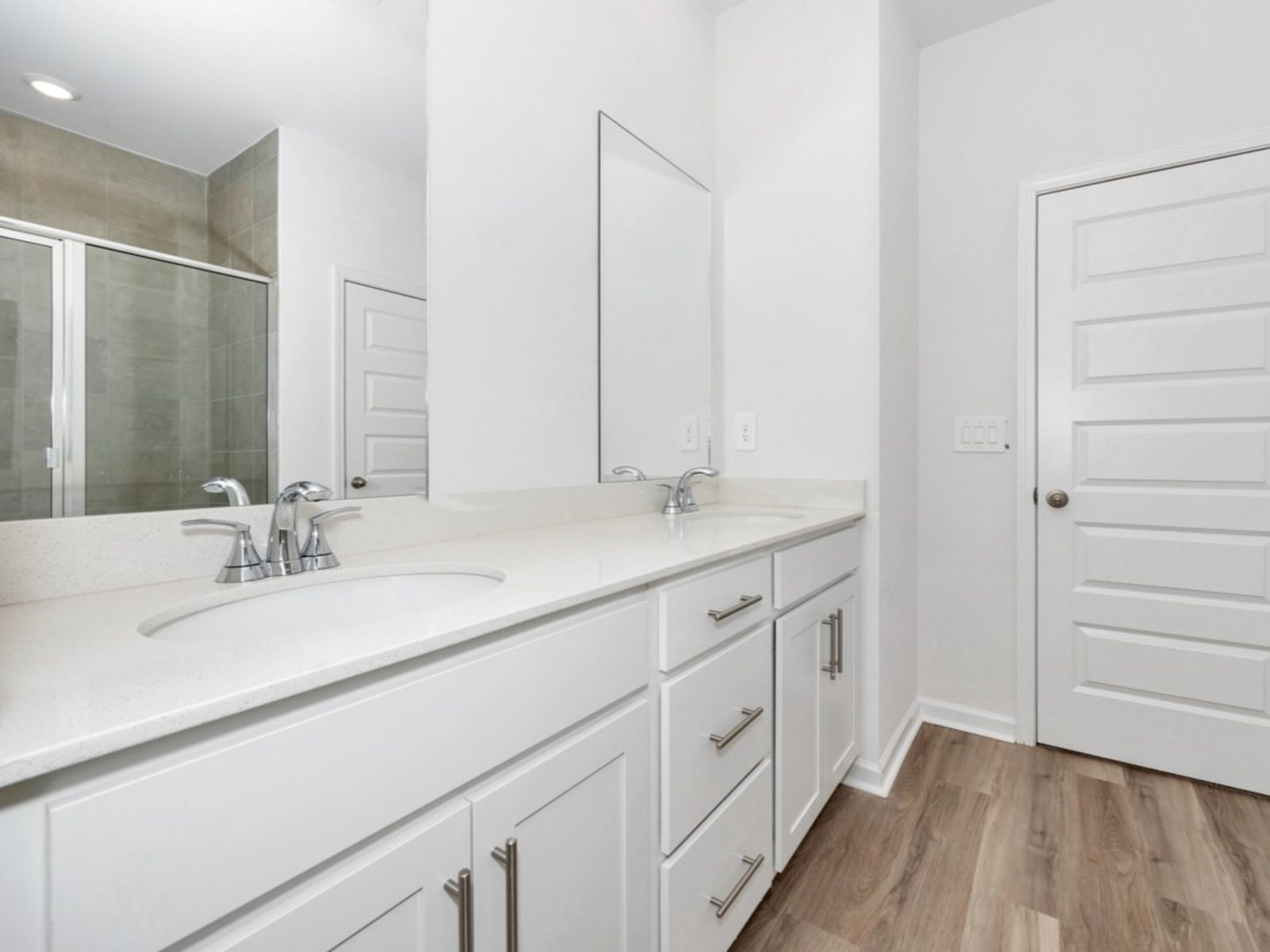 The Chandler floorplan with the Charm White interior package.