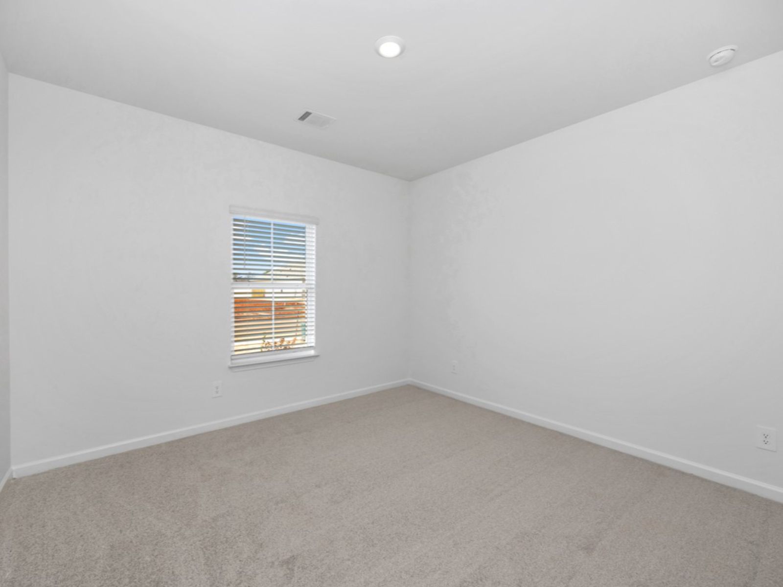 The Chandler floorplan with the Charm White interior package.