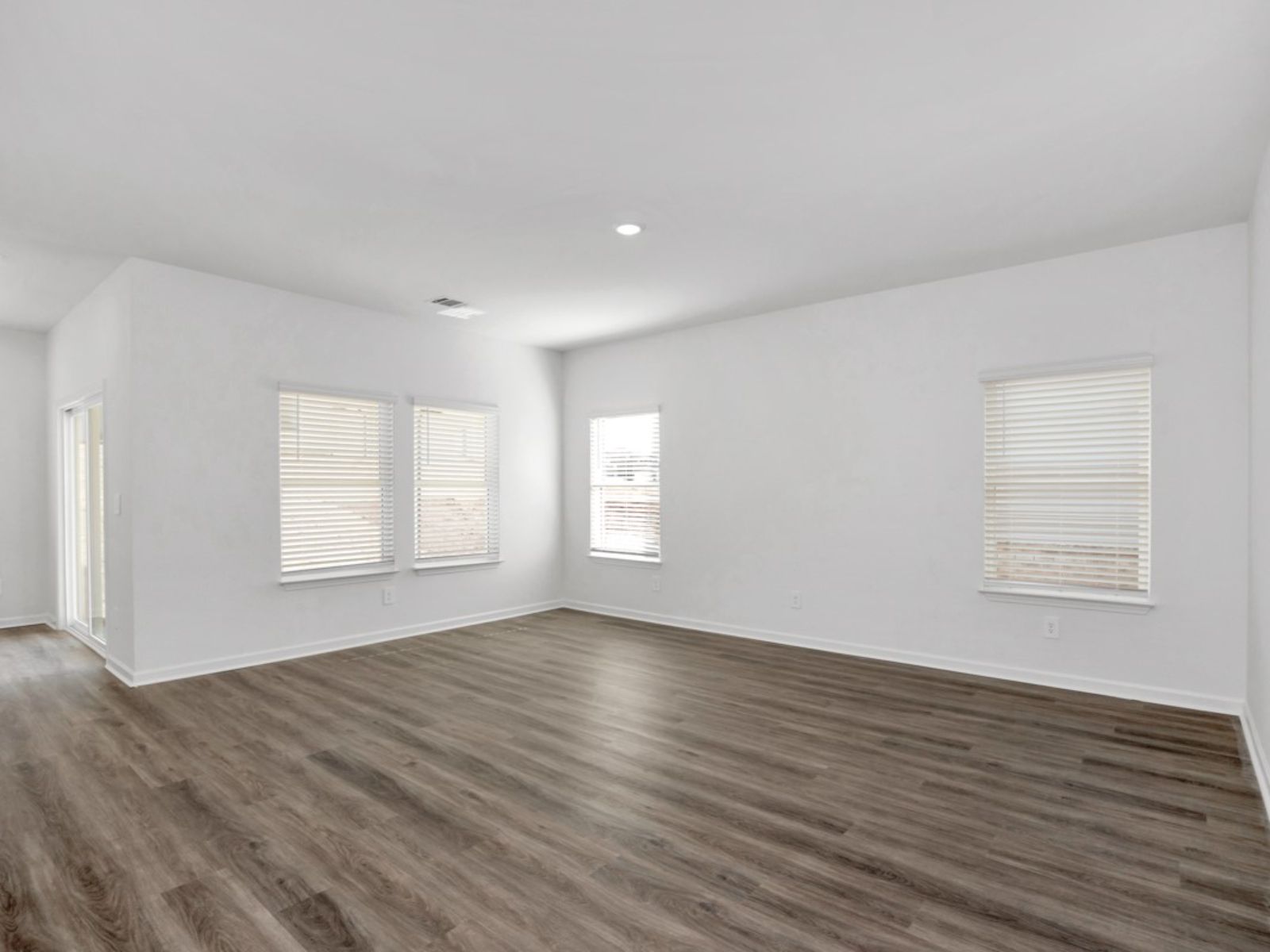 The Chandler floorplan with the Cozy White interior package.