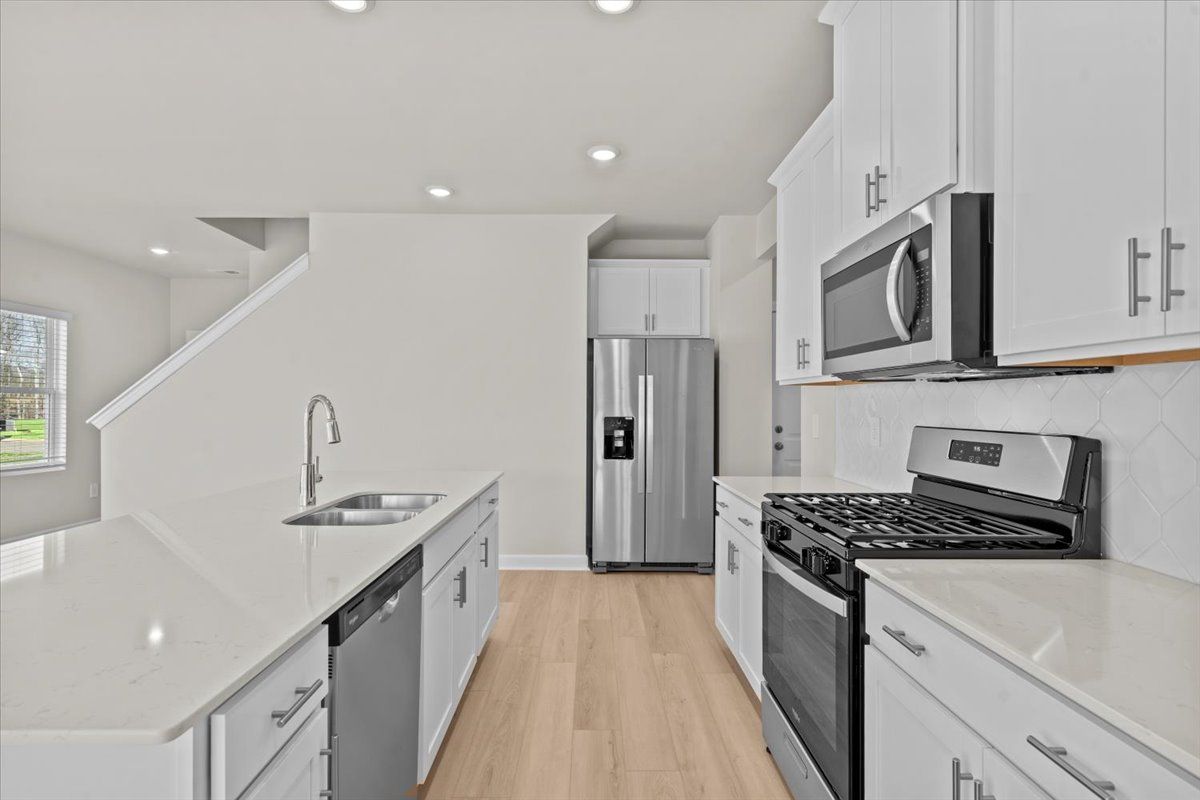 541 Crowder Place (Roswell)