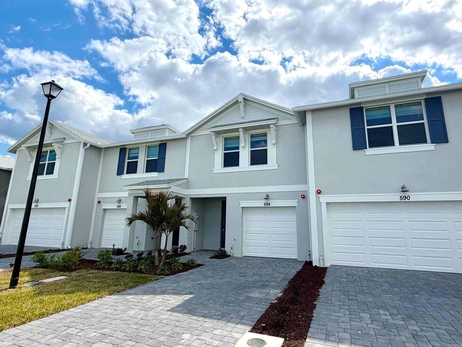 594 Salisbury Cir (Pompano)
