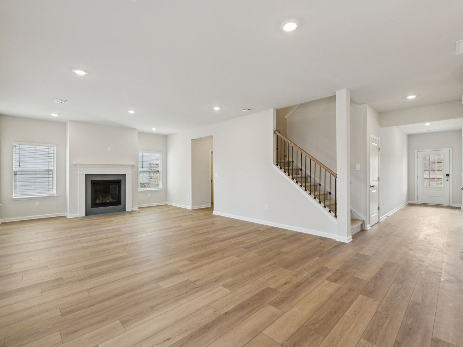 The Dakota Basement floorplan with the Radiant Frost interior package.
