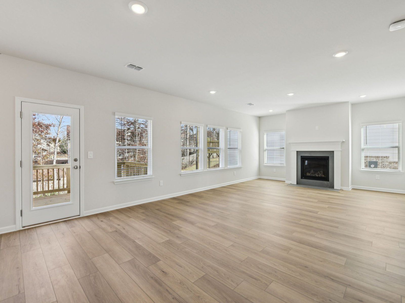 The Dakota Basement floorplan with the Radiant Frost interior package.