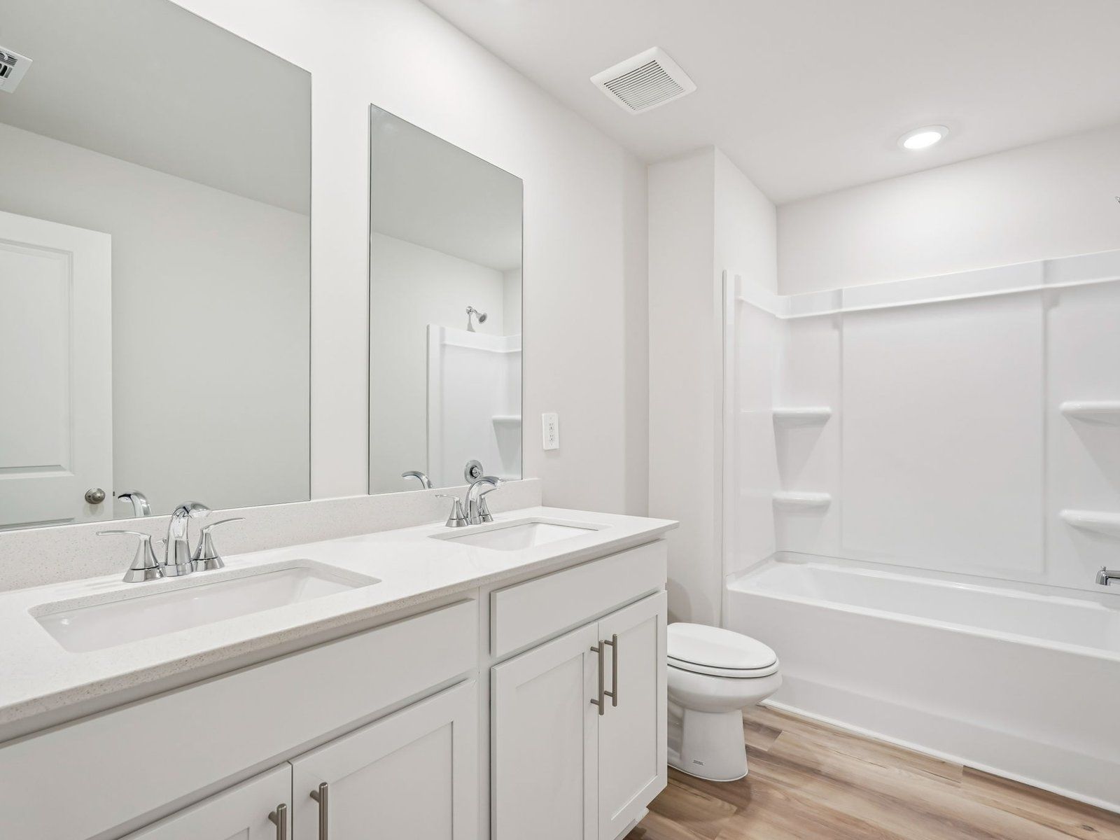 The Dakota floorplan with the Cozy White interior package.