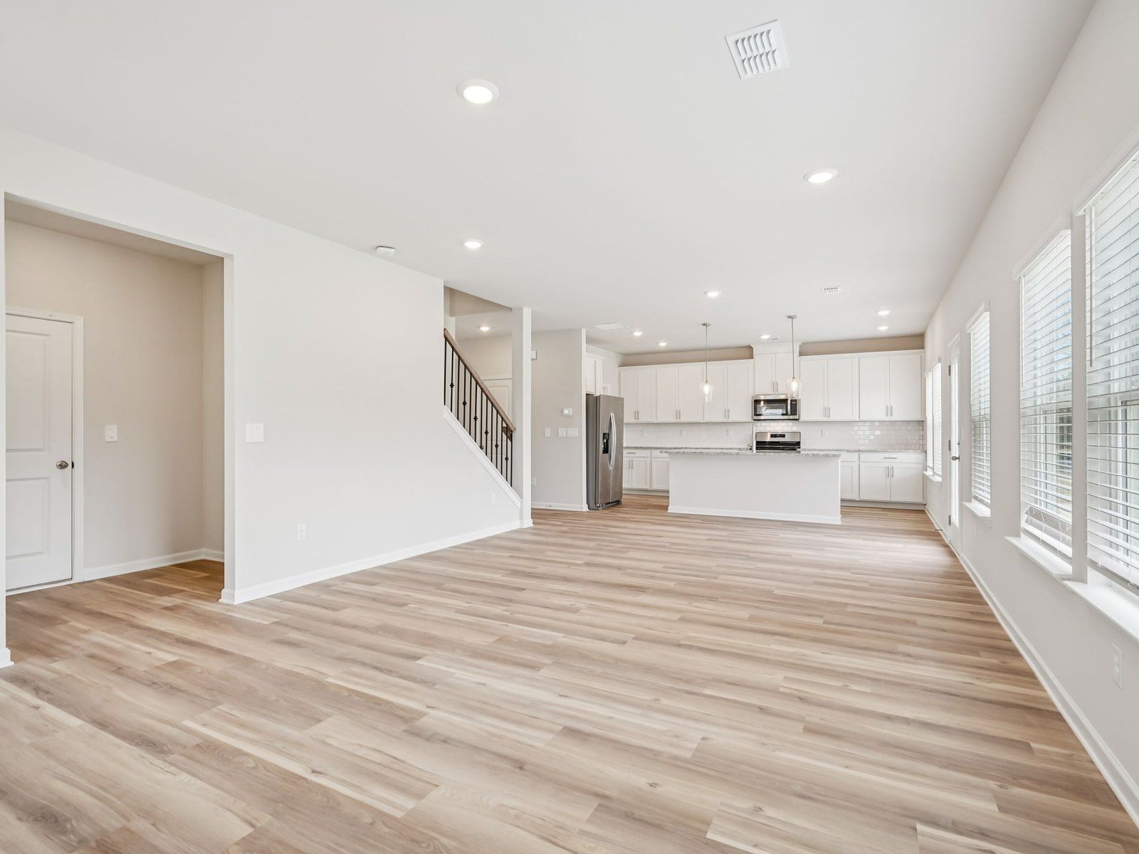 The Dakota floorplan with the Cozy White interior package.