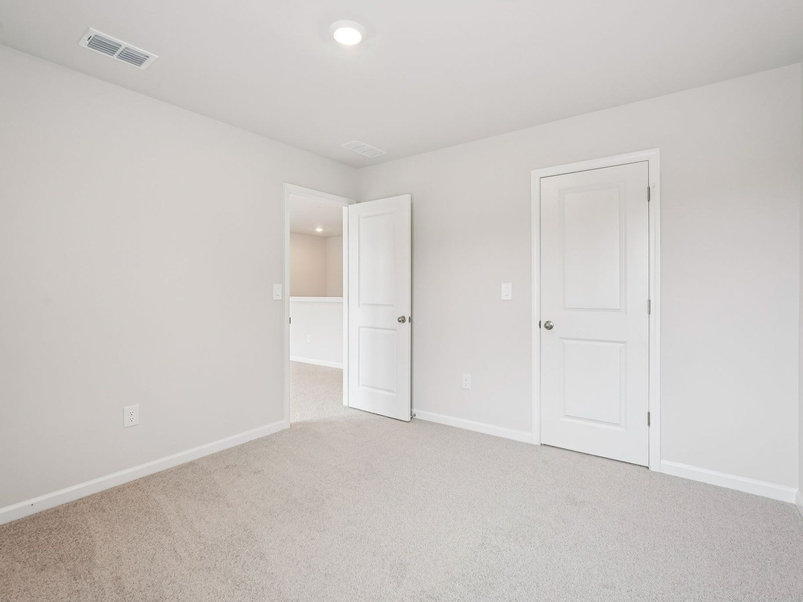 The Dakota floorplan with the Cozy White interior package.