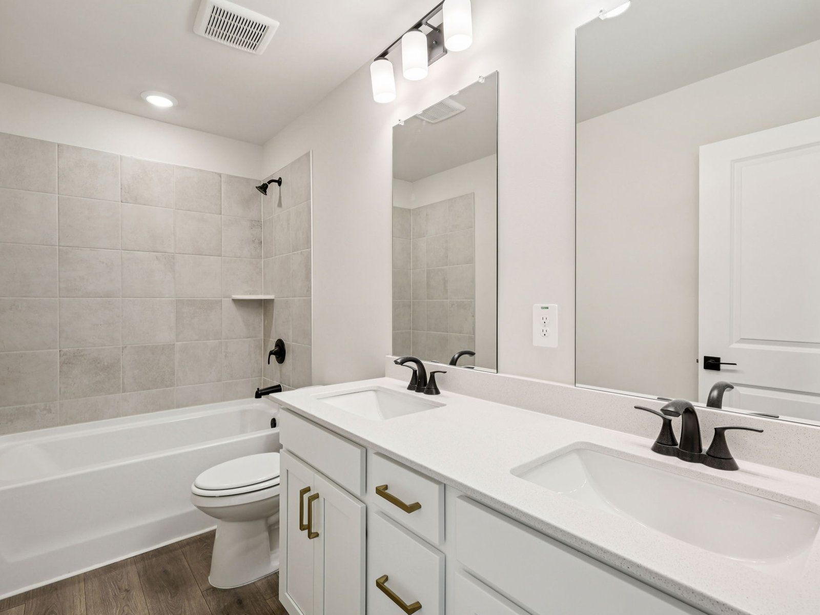 The Sherwood floorplan with the Classic White interior package.