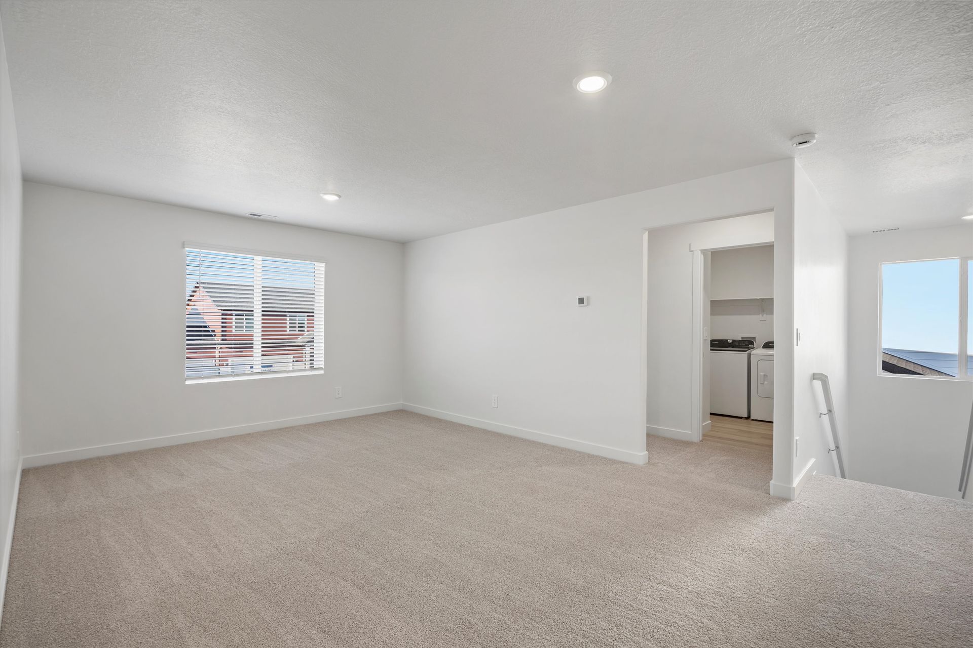 SLC_Residence-5_#4251_Landing_B_3139-W-3450-S-St-West-Haven-UT.jpg
