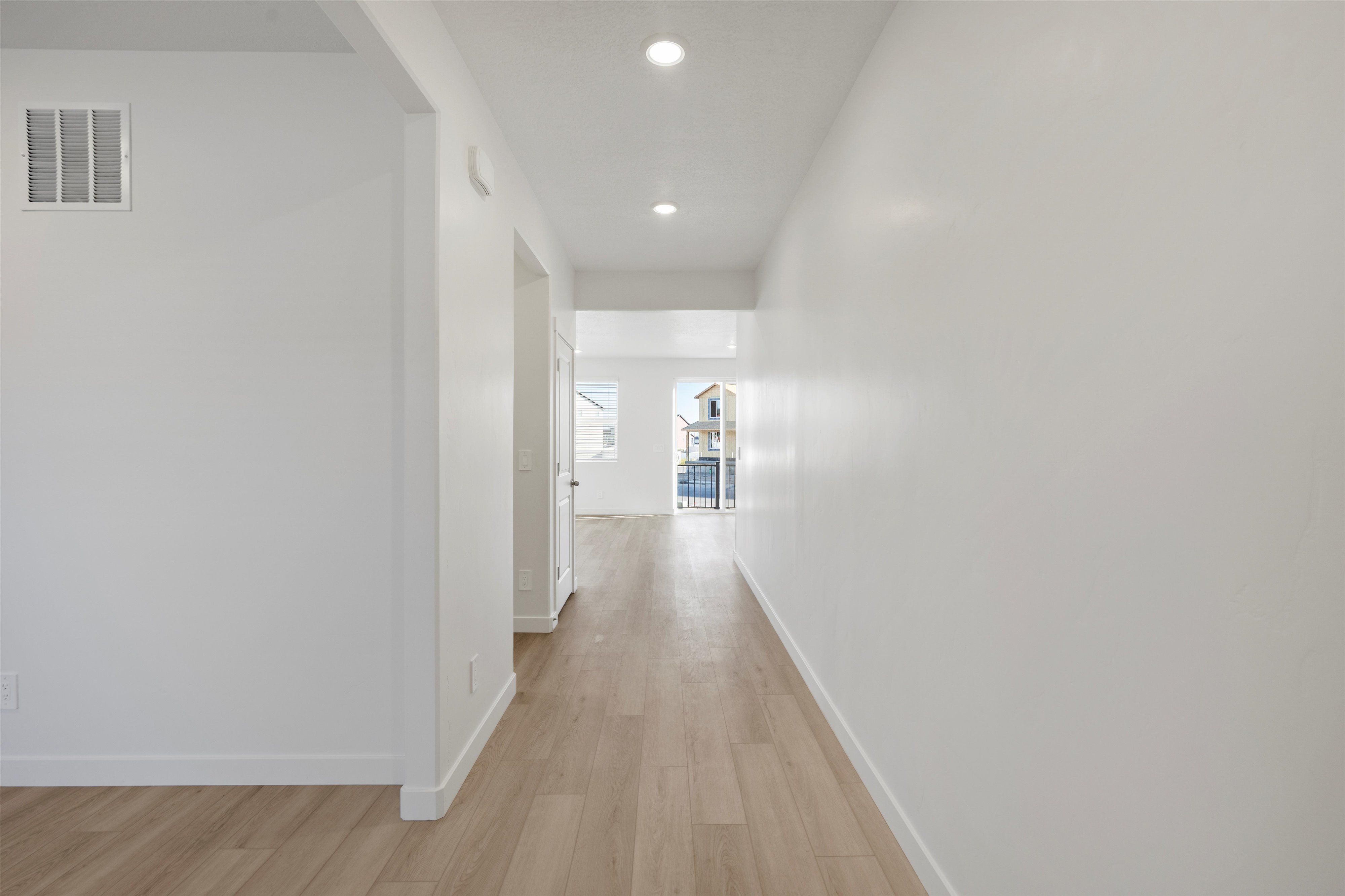 SLC_Residence-5_#4251_Hallway_B_3139-W-3450-S-St-West-Haven-UT.jpg