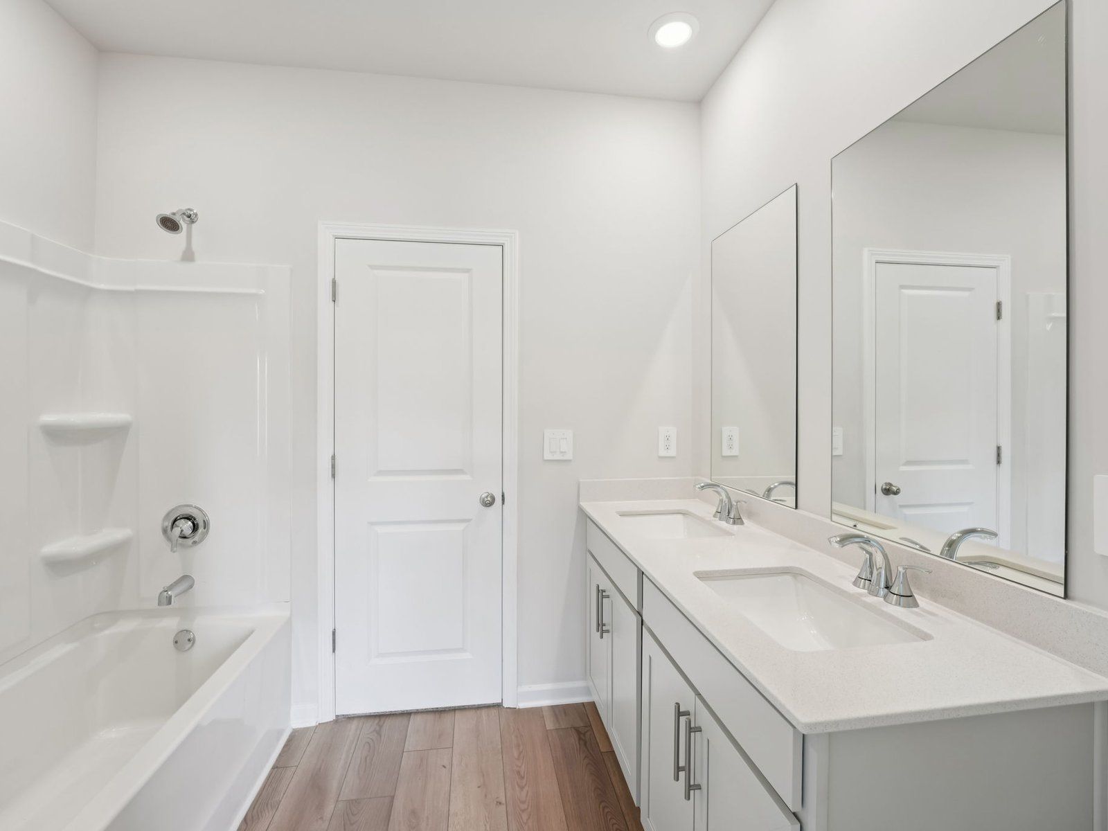 The Gibson floorplan with the Finesse Linen interior package.