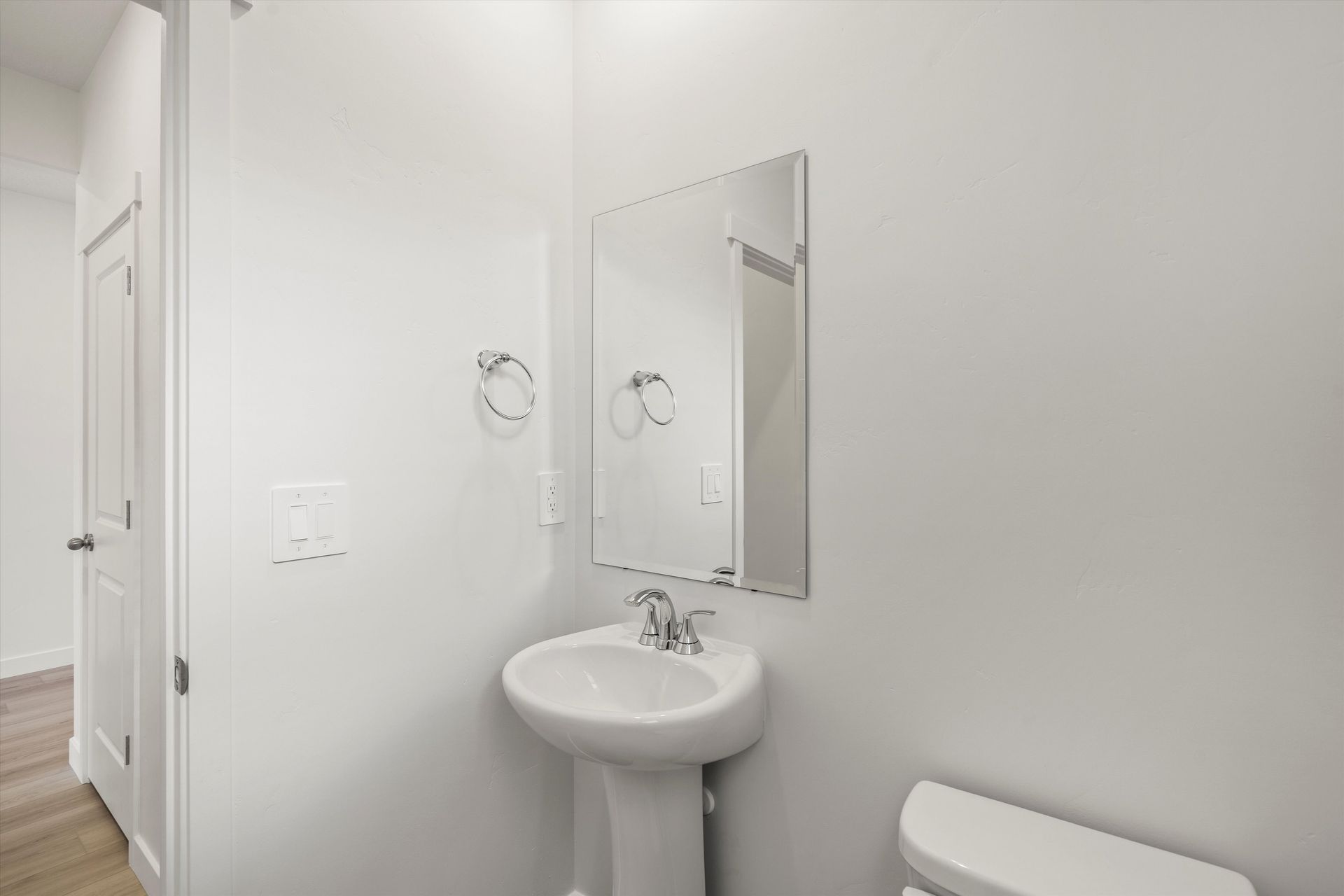 SLC_Residence-5_#4251_Powder-Room_B_3139-W-3450-S-St-West-Haven-UT.jpg