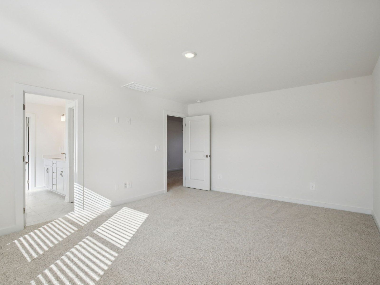 NSH_CarltonLanding_Brentwood_PrimarySuite_3708HowlandCourt.jpg