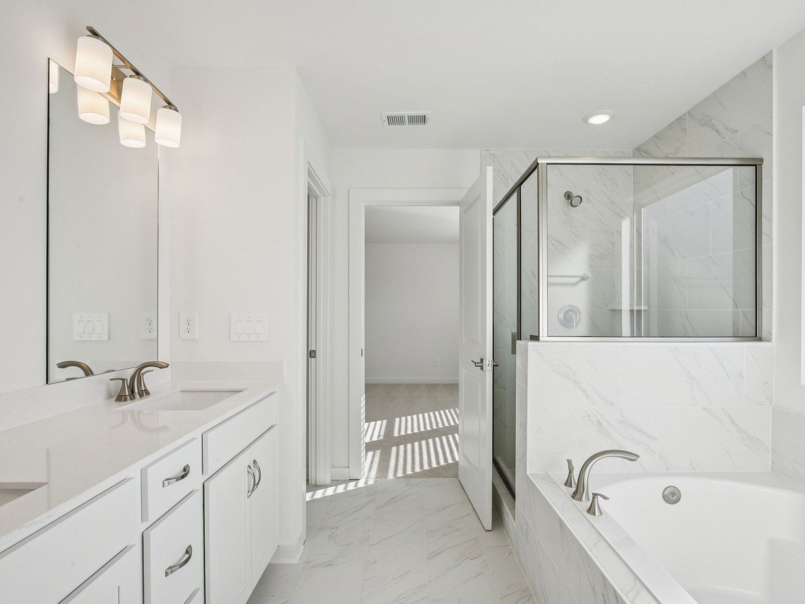 NSH_CarltonLanding_Brentwood_PrimaryBathroom2_3708HowlandCourt.jpg