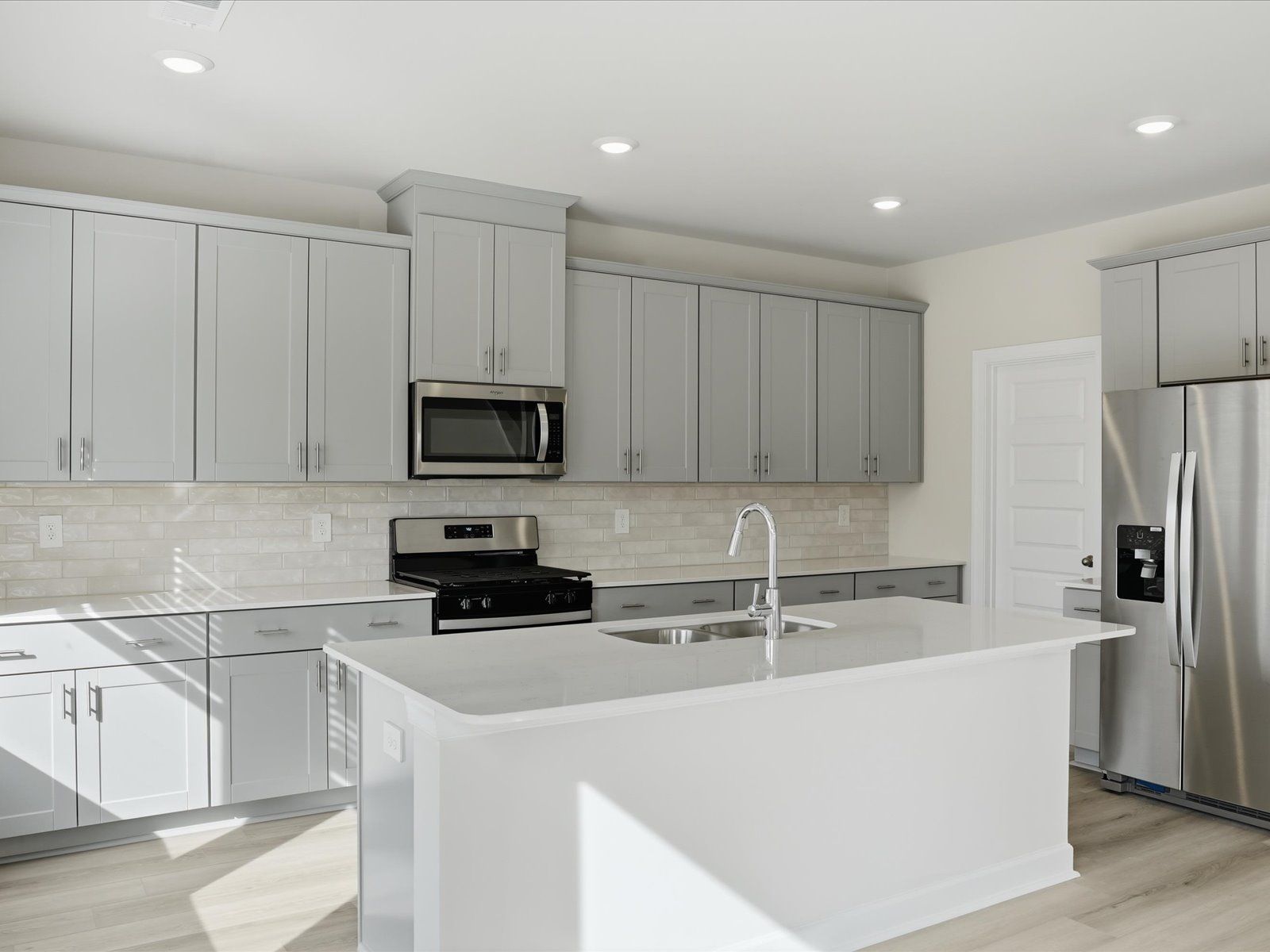 Welcome to the Dakota floorplan at Brayfield Manor - Signature Collection.