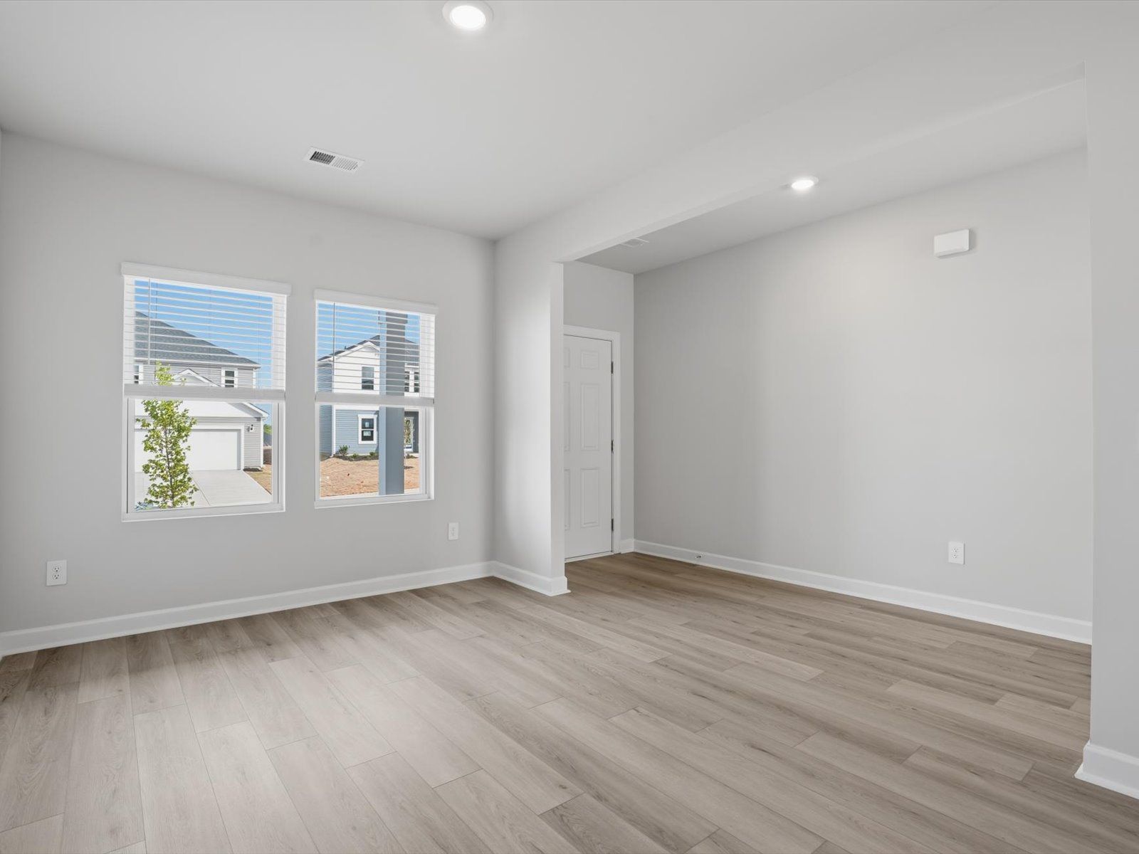Welcome to the Dakota floorplan at Brayfield Manor - Signature Collection.