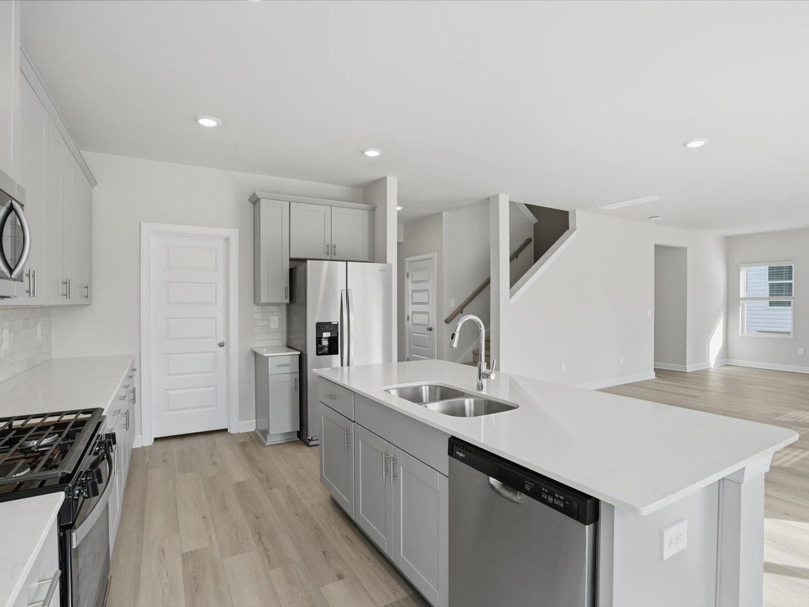 Welcome to the Dakota floorplan at Brayfield Manor - Signature Collection.