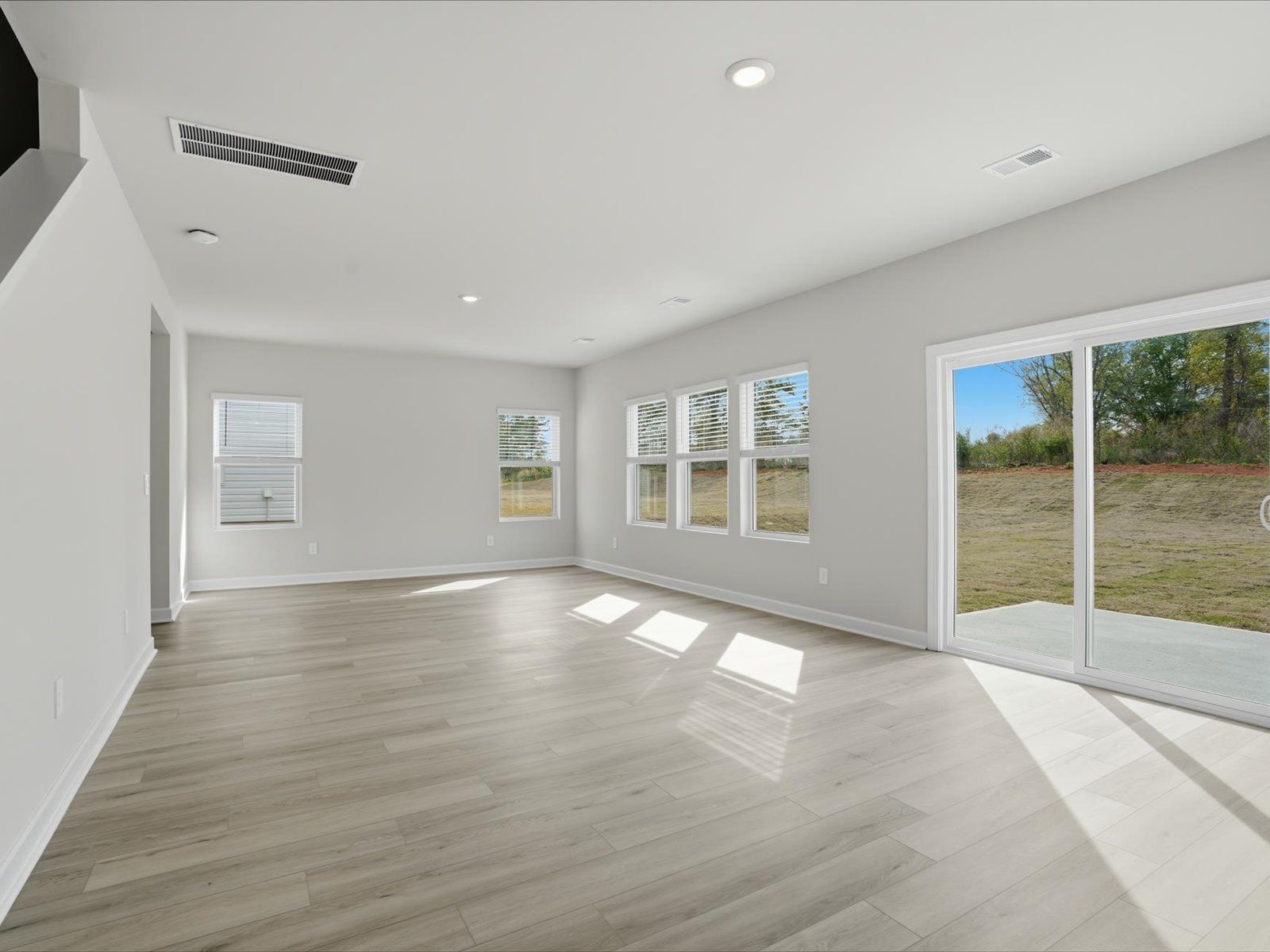 Welcome to the Dakota floorplan at Brayfield Manor - Signature Collection.